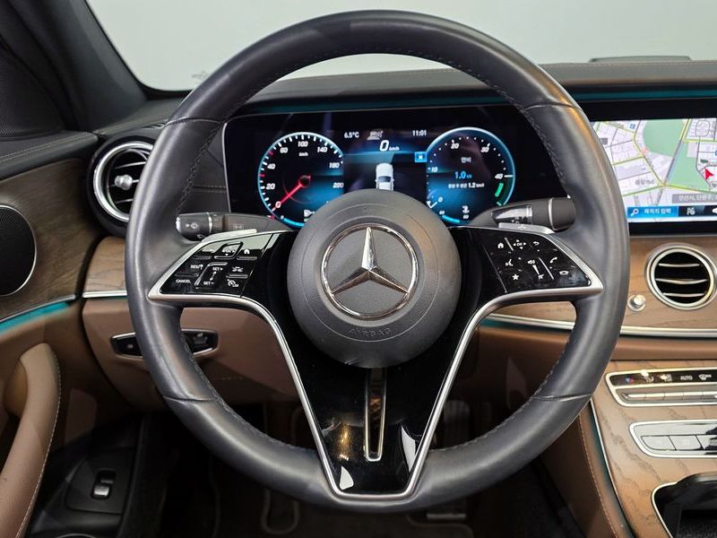 2021 Mercedes-Benz E-Class E250 Exclusive photo 13