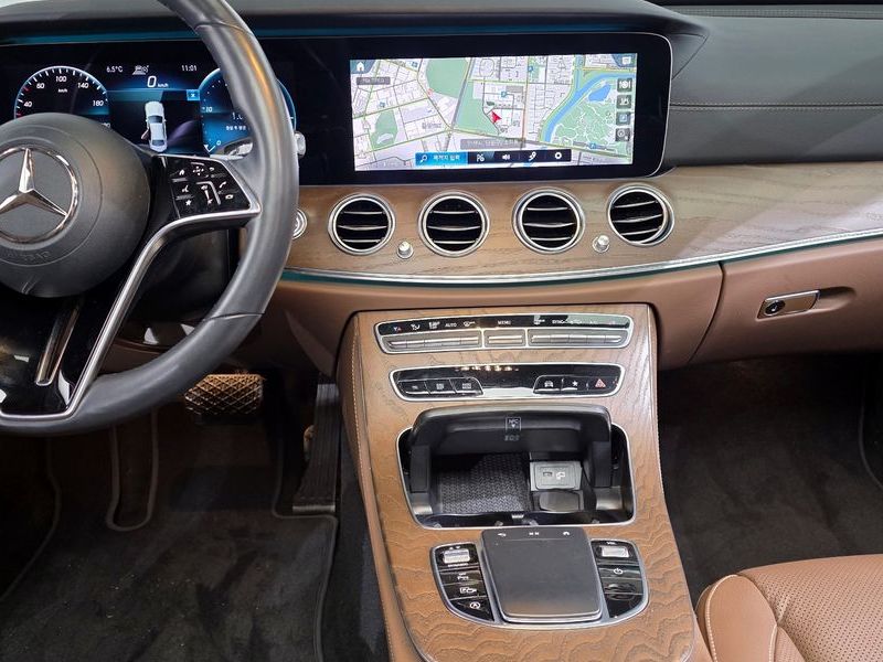 2021 Mercedes-Benz E-Class E250 Exclusive photo 19