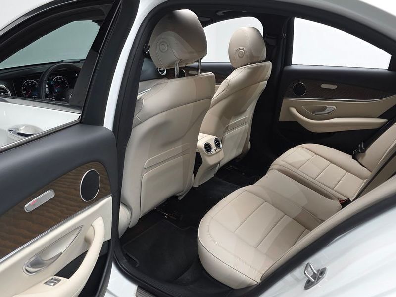 2022 Mercedes-Benz E-Class E250 Exclusive photo 11