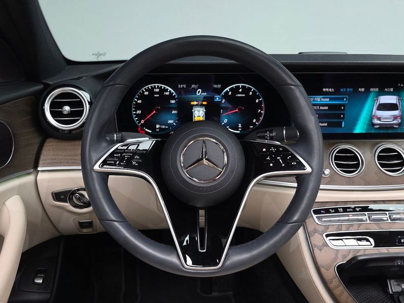 2022 Mercedes-Benz E-Class E250 Exclusive photo 14