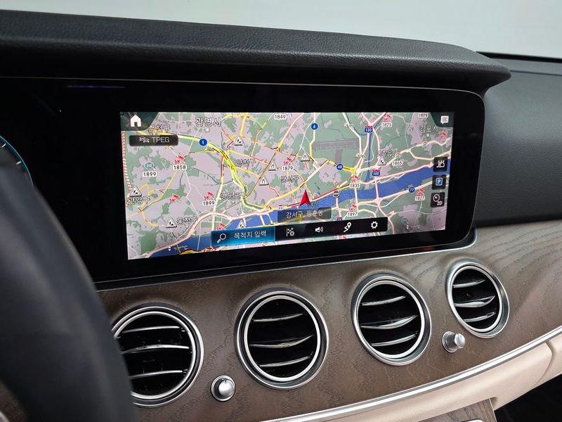 2022 Mercedes-Benz E-Class E250 Exclusive photo 15