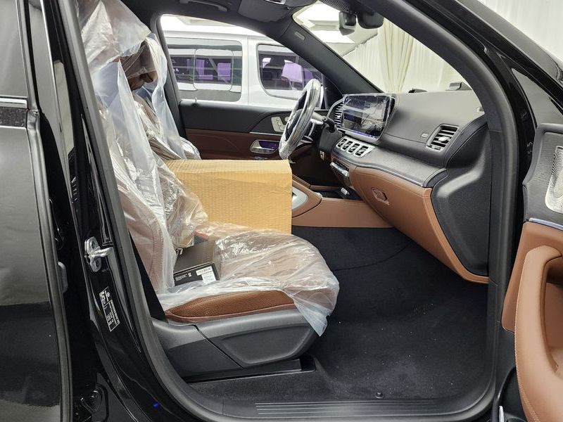 2026 Mercedes-Benz S-Class GLS450 4MATIC photo 11