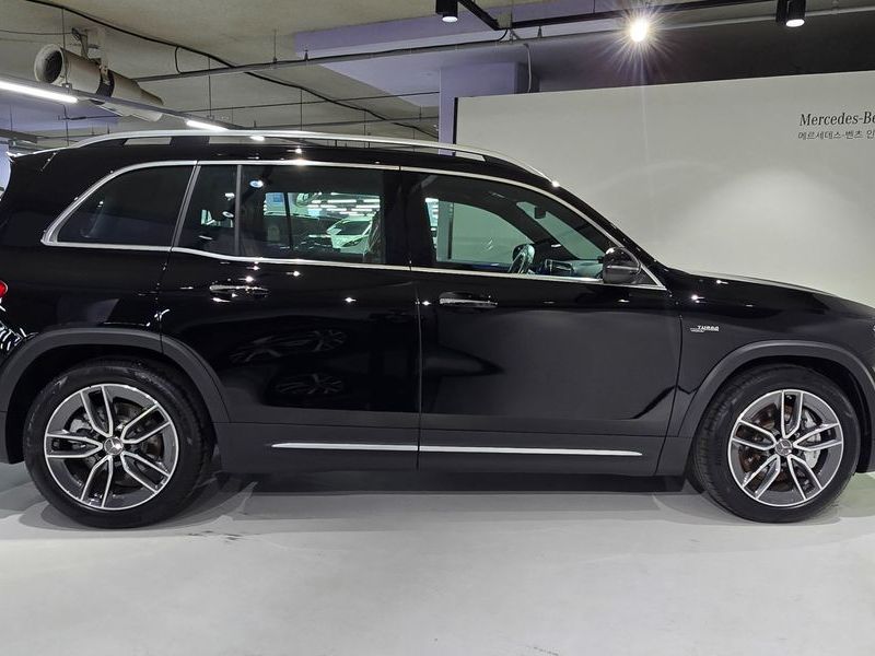 2025 Mercedes-Benz B-Class AMG GLB35 4MATIC photo 9