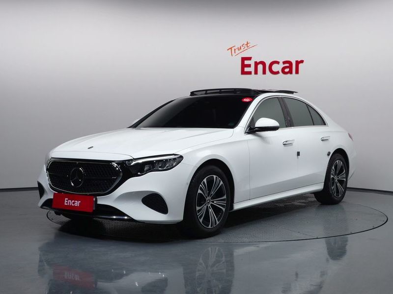 2026 Mercedes-Benz E-Class E200 Avantgarde photo 1