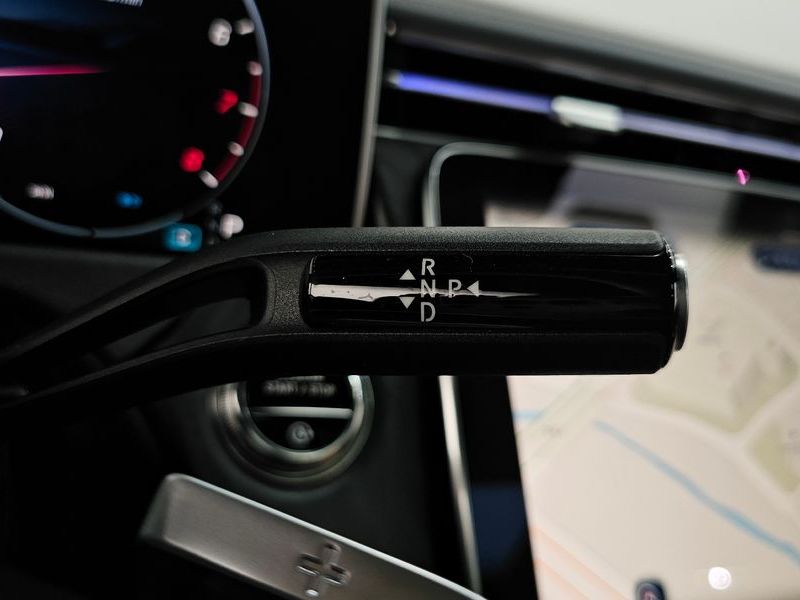 2026 Mercedes-Benz E-Class E200 Avantgarde photo 9