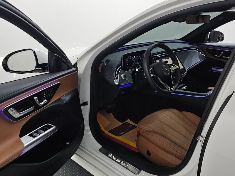 2026 Mercedes-Benz E-Class E200 Avantgarde photo 10