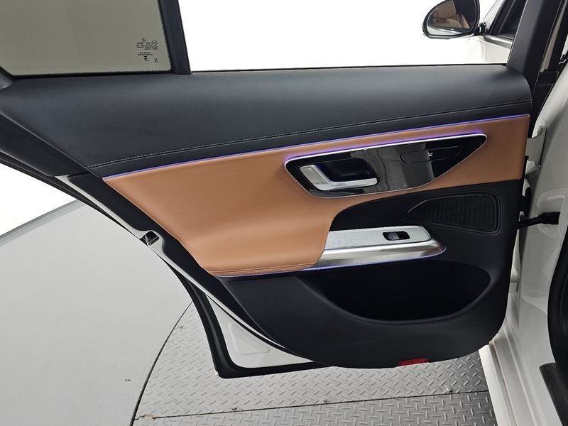 2026 Mercedes-Benz E-Class E200 Avantgarde photo 25