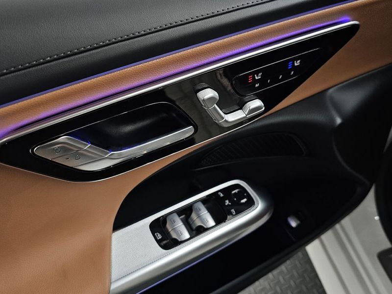 2026 Mercedes-Benz E-Class E200 Avantgarde photo 28