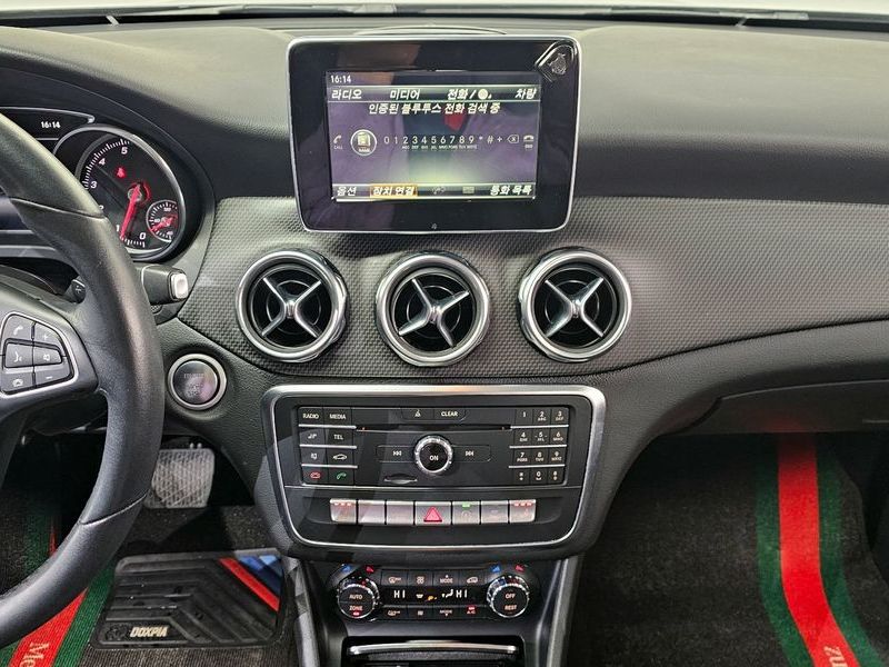 2018 Mercedes-Benz A-Class GLA220 photo 14