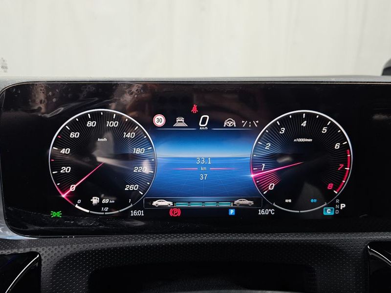 2025 Mercedes-Benz A-Class CLA250 4MATIC photo 8