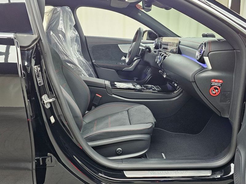 2025 Mercedes-Benz A-Class CLA250 4MATIC photo 11