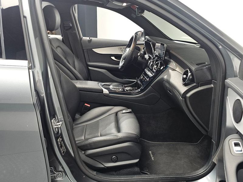 2021 Mercedes-Benz C-Class GLC220 d 4MATIC photo 11