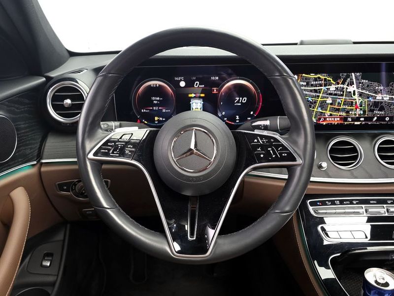 2022 Mercedes-Benz E-Class E250 Avantgarde photo 13
