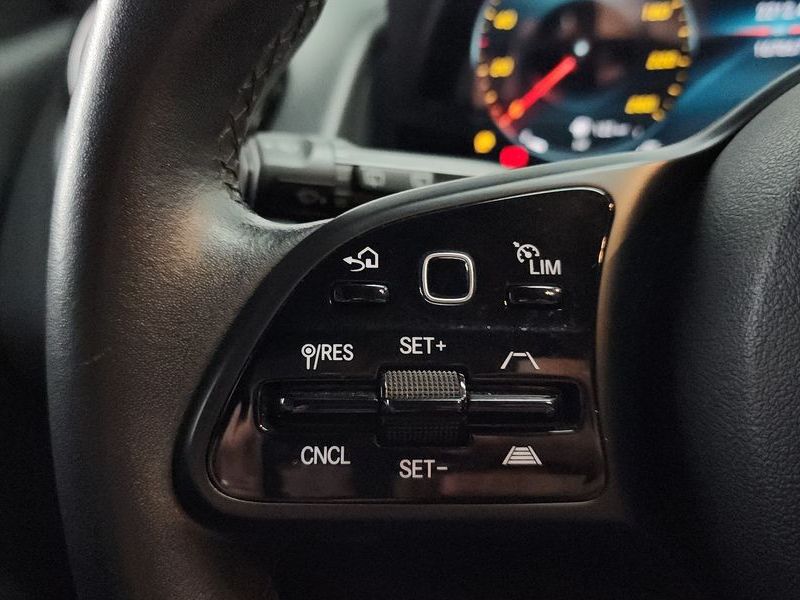 2021 Mercedes-Benz B-Class GLB200 d photo 18