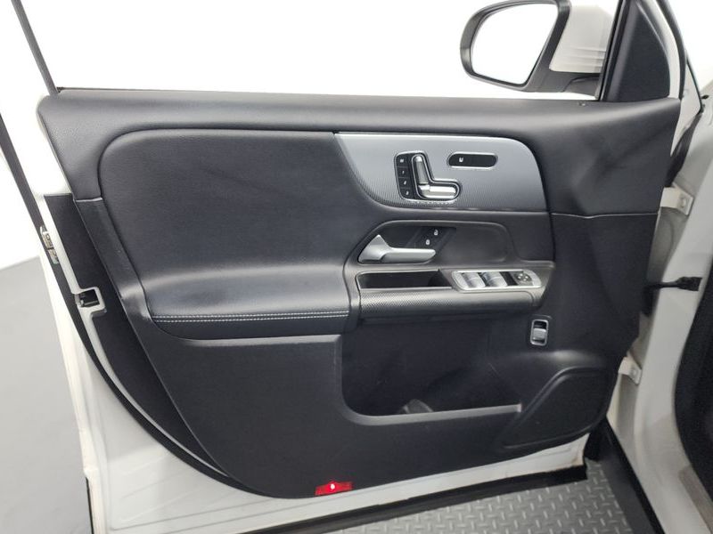 2021 Mercedes-Benz B-Class GLB200 d photo 24