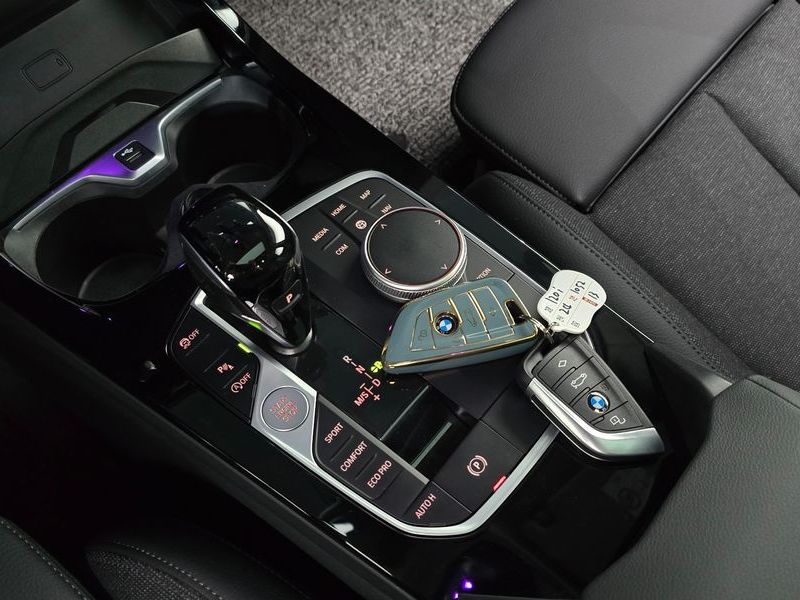 2024 BMW 1 Series 120i Sports photo 9