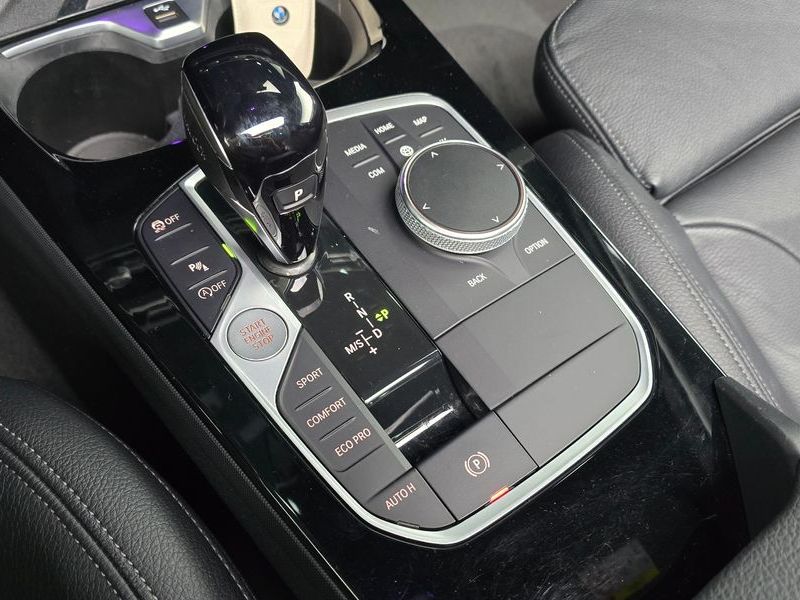 2022 BMW 2 Series 220i M Sports photo 9