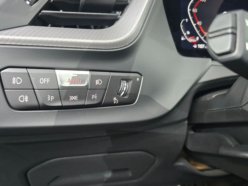 2022 BMW 2 Series 220i M Sports photo 17