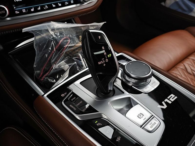 2021 BMW 7 Series M760Li xDrive V12 Excellence photo 9