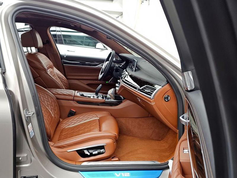 2021 BMW 7 Series M760Li xDrive V12 Excellence photo 11