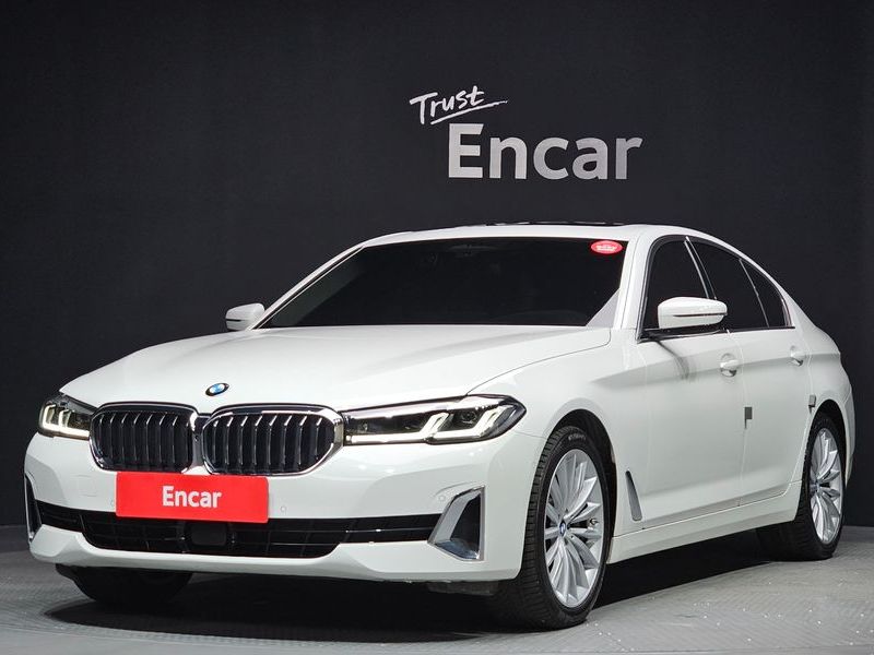 2023 BMW 5 Series 530i Luxury photo 1