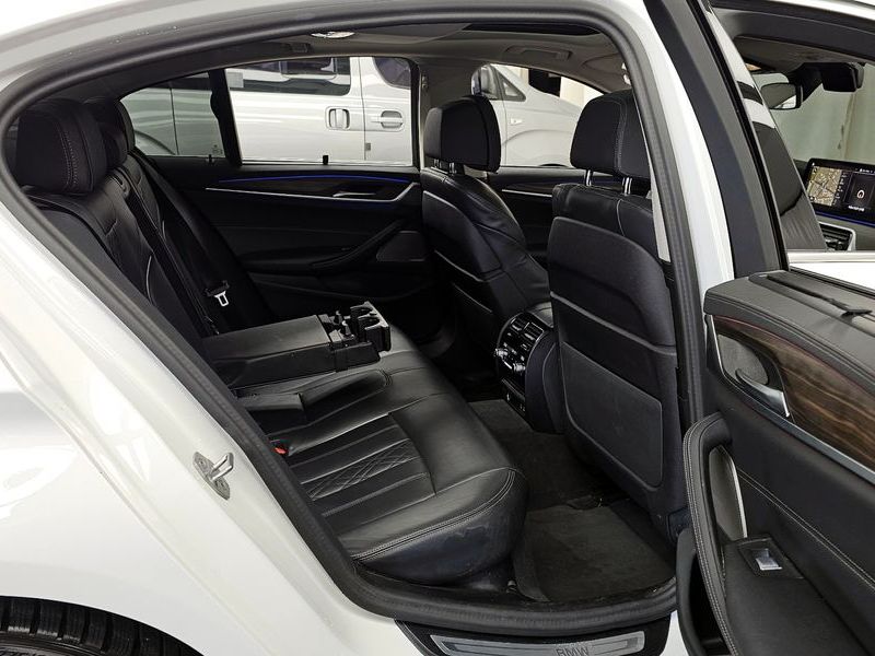 2023 BMW 5 Series 530i Luxury photo 12