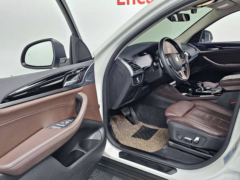 2022 BMW X4 xDrive20i xLine photo 10