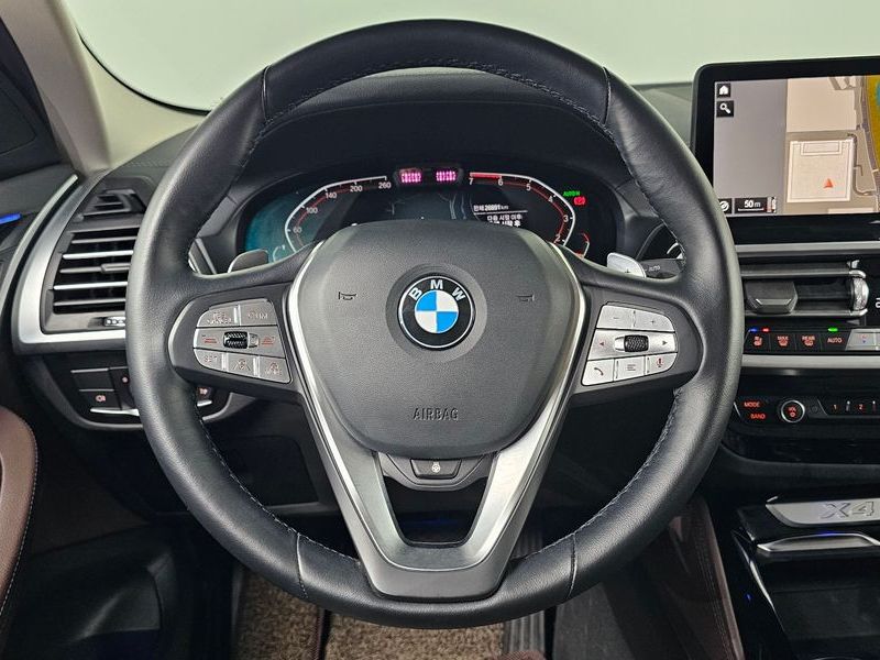 2022 BMW X4 xDrive20i xLine photo 16