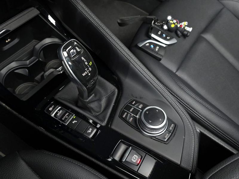 2022 BMW X1 xDrive 20i xLine photo 9