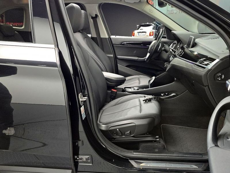 2022 BMW X1 xDrive 20i xLine photo 11