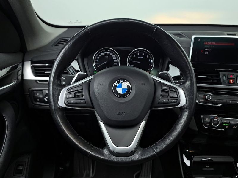 2022 BMW X1 xDrive 20i xLine photo 13
