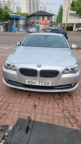 2013 BMW 5 Series 525d photo 1