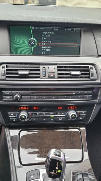 2013 BMW 5 Series 525d photo 7