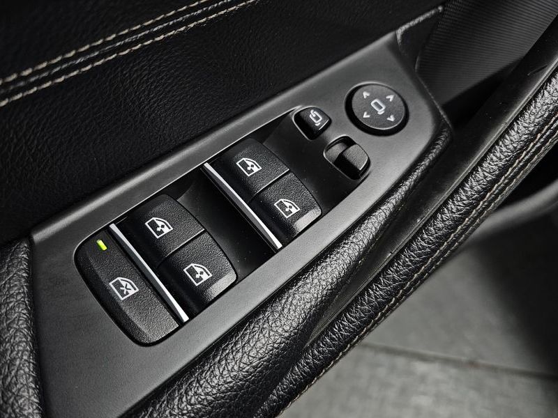 2018 BMW 5 Series 520i Luxury photo 18