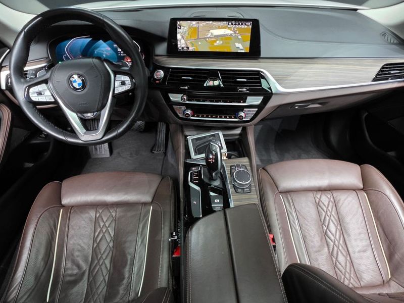 2020 BMW 5 Series 520d xDrive Luxury Plus photo 7