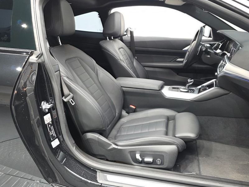 2023 BMW 4 Series 420i M Sport Performance Coupe photo 11