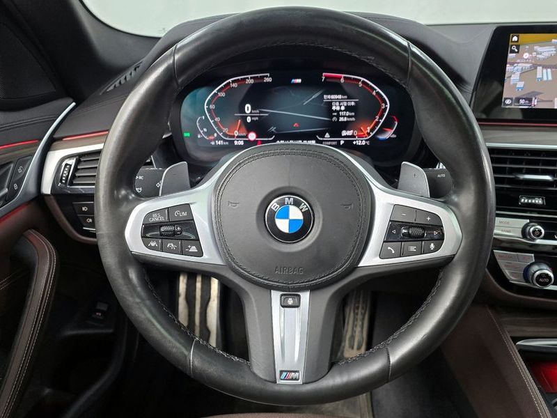 2020 BMW 5 Series 530i M Sport Package Plus photo 13