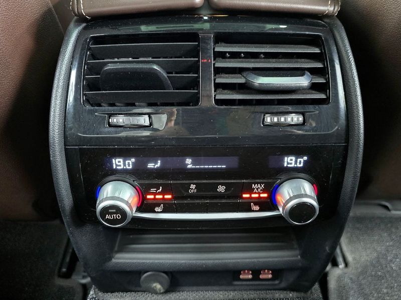 2020 BMW 5 Series 530i M Sport Package Plus photo 18
