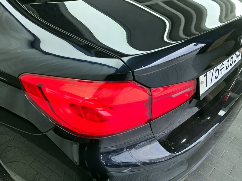 2020 BMW 5 Series 530i M Sport Package Plus photo 23