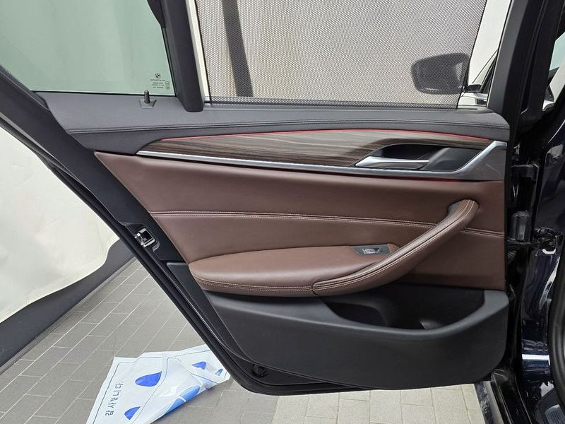 2020 BMW 5 Series 530i M Sport Package Plus photo 25