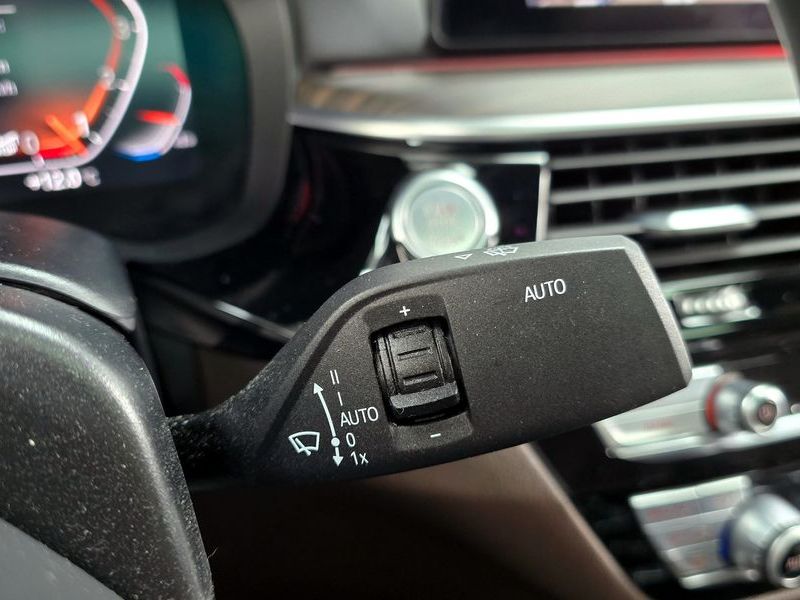 2020 BMW 5 Series 530i M Sport Package Plus photo 27