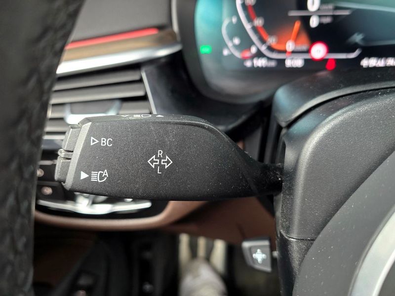 2020 BMW 5 Series 530i M Sport Package Plus photo 28
