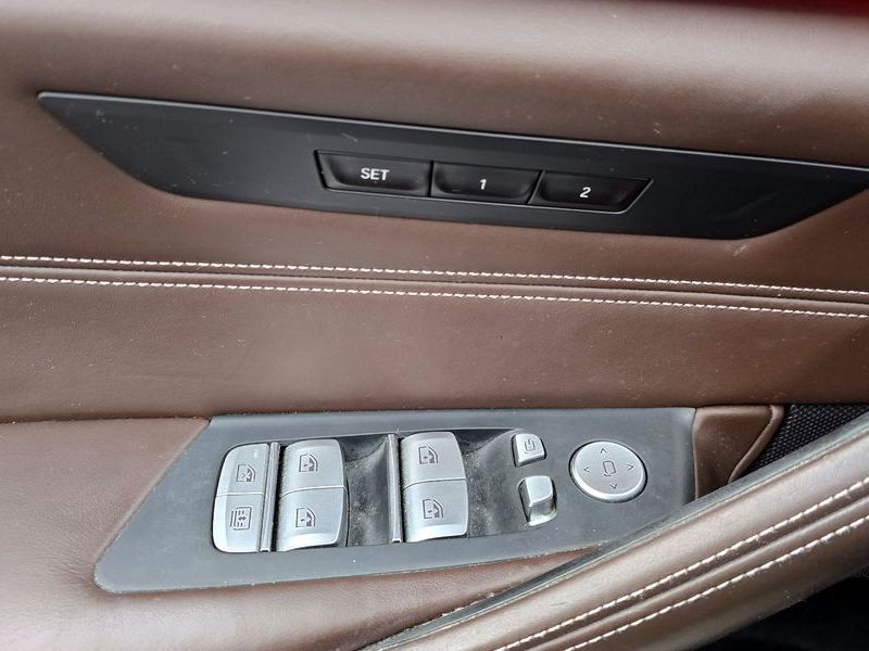2020 BMW 5 Series 530i M Sport Package Plus photo 29