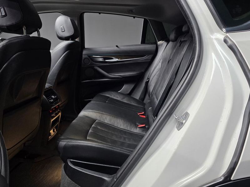 2018 BMW X6 xDrive 30d photo 12