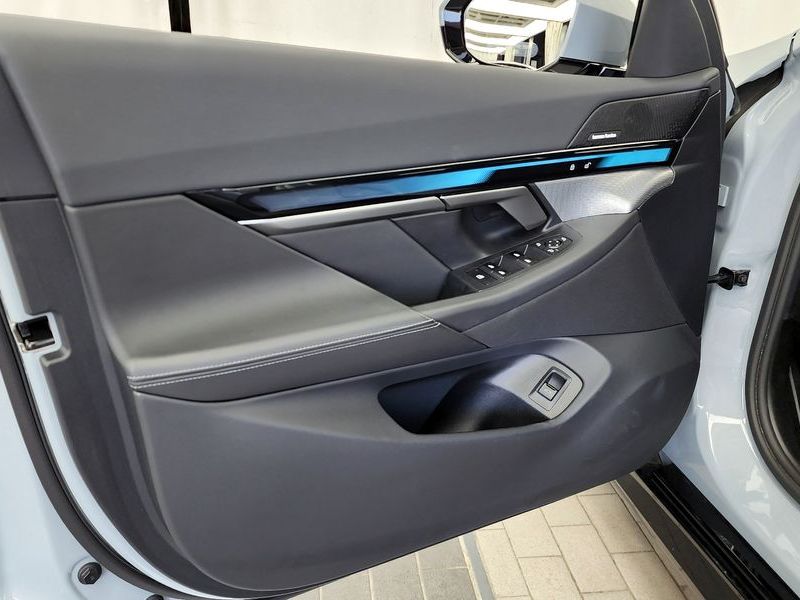 2025 BMW 5 Series 520i M Sport photo 24