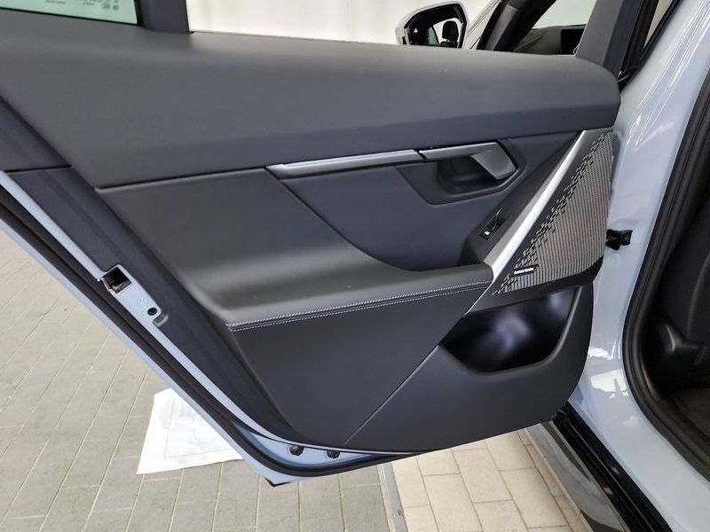 2025 BMW 5 Series 520i M Sport photo 25