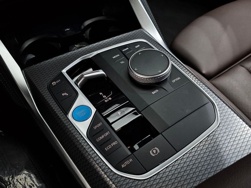 2024 BMW i4 eDrive40 M Sports Pro photo 9