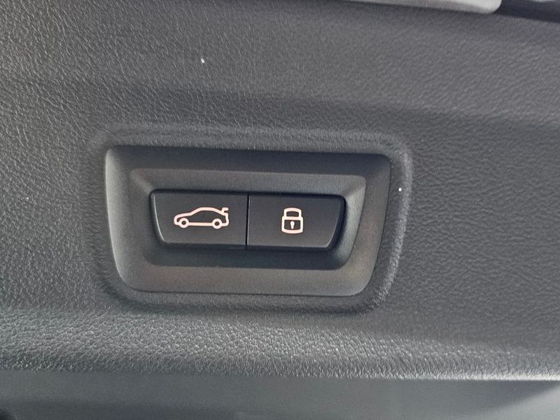 2024 BMW i4 eDrive40 M Sports Pro photo 17