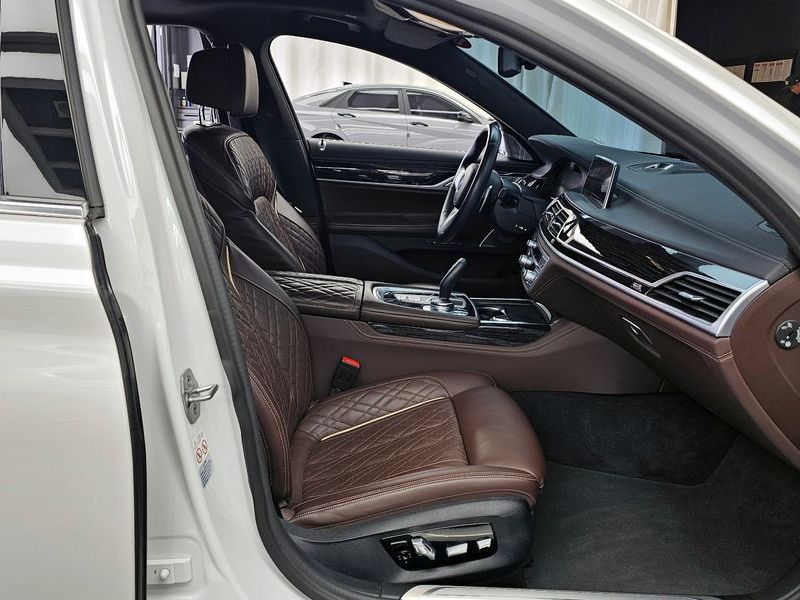 2022 BMW 7 Series 730d xDrive M Sport photo 11