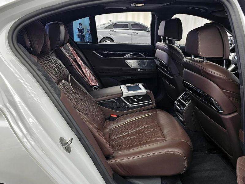 2022 BMW 7 Series 730d xDrive M Sport photo 12